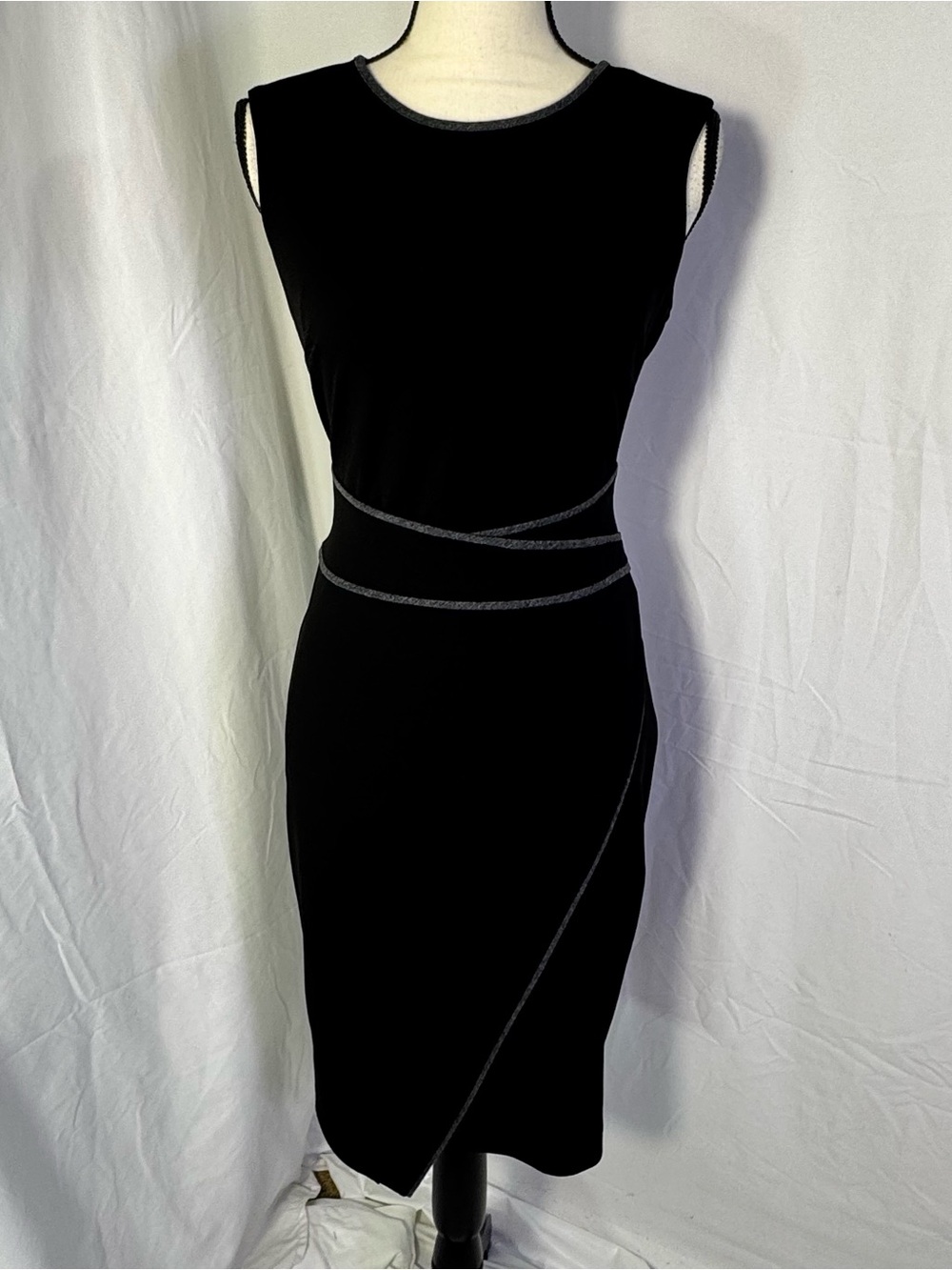 Tommy Hilfiger Black Sheath Dress Size 6 Sleeveless Career Chic Midi